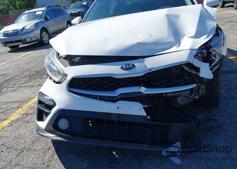 2019 Kia Forte Lxs z USA, uszkodzony, nr VIN 3KPF24AD0KE138029